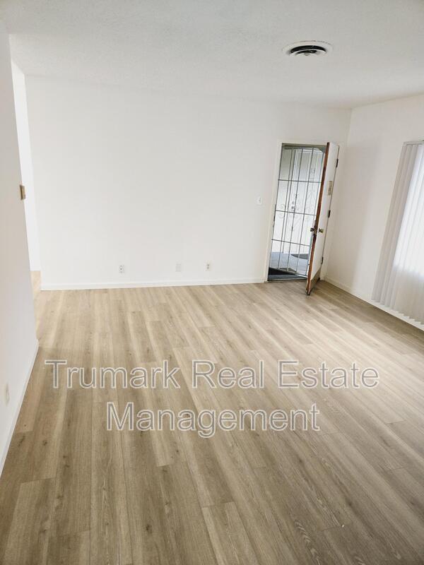 Building Photo - 1365 Orange Grove Ave