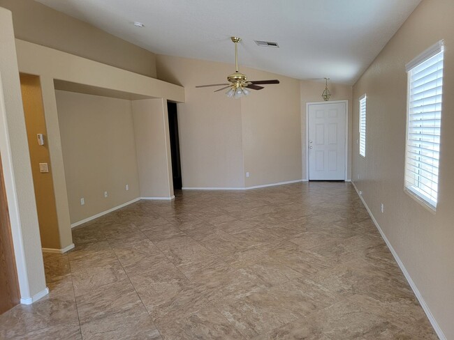 Building Photo - 3 Bed 2 ba Single Level in Springer Ranch