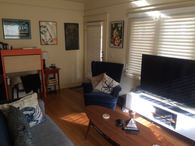 Building Photo - 1103 Diamond Ave