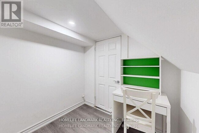 Photo du bâtiment - 840 Davenport Rd