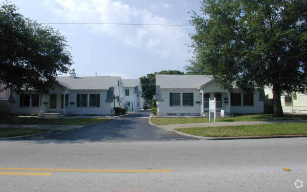 Building Photo - Bayview Apartments