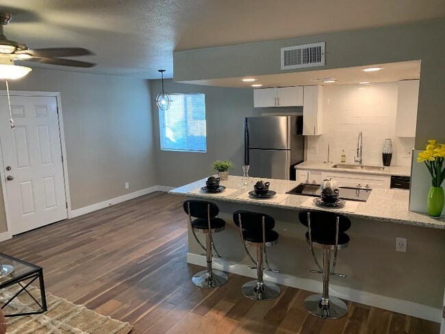 Foto del edificio - 4710 E Portland St