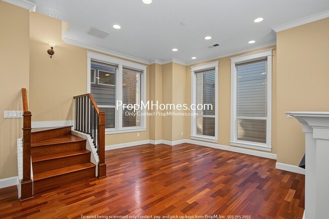 Building Photo - Beautiful Two Bedroom Townhouse In Humboldt - End Unit!