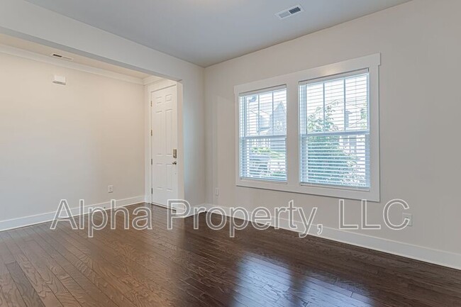 Building Photo - 205 Blue Danube Dr