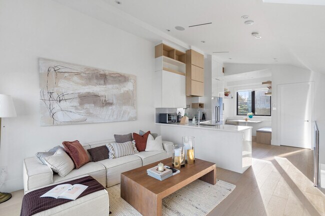 Building Photo - 2857 Wall St