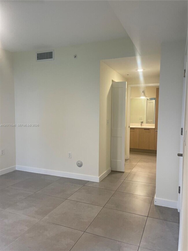 Foto del edificio - 16395 Biscayne Blvd