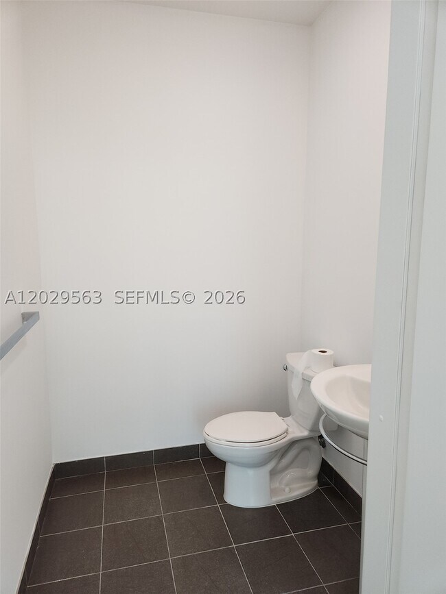 Foto del edificio - 300 S Biscayne Blvd