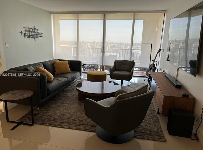 Foto del edificio - 5600 N Flagler Dr