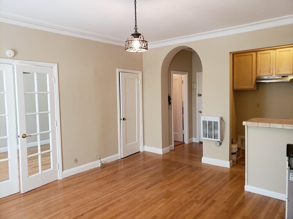 1285 Oak Grove Ave Unit 5, Burlingame, CA 94010 Apartments in