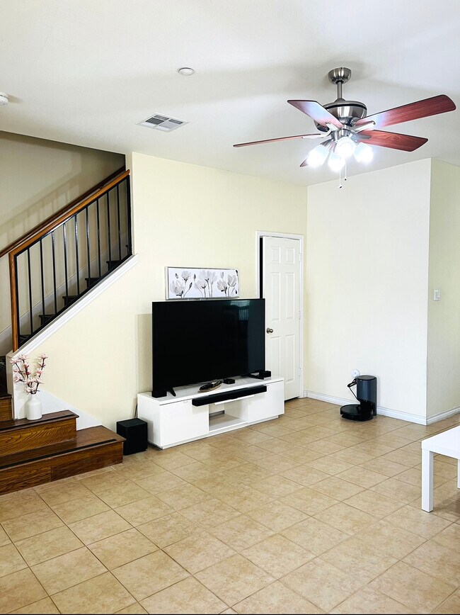 Foto del edificio - 1310 W Parmer Ln