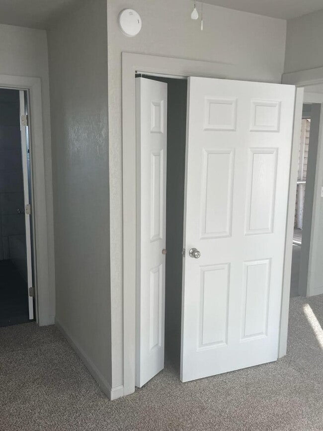 Building Photo - 301 NE 26th St