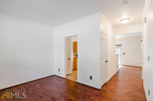 Building Photo - 487 Windstone Trail