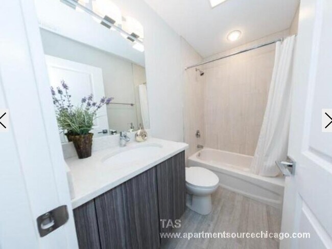 Foto del edificio - 2618 N Rockwell St