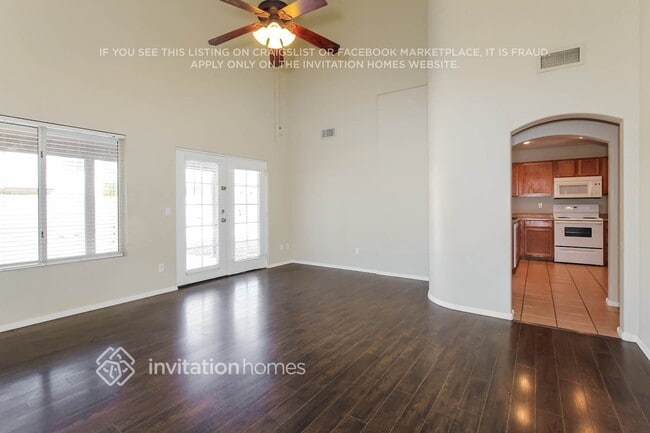 Building Photo - 4028 W Lone Cactus Dr