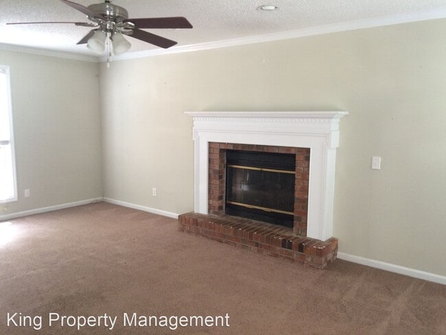 Building Photo - 3 br, 2.5 bath House - 1021 Berkshire Dr