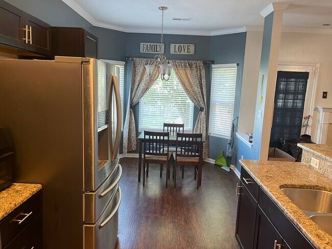 Cocina - 204 Carver St