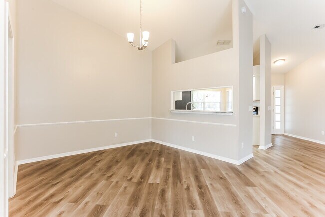 Foto del edificio - 8181 Loch Lomond Ln
