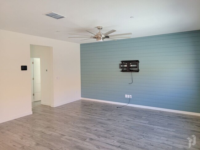 Building Photo - MOVE IN SPECIALL!!! $500 OFF FIRST MONTH'S...