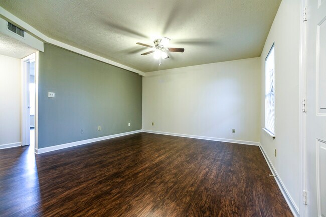 Building Photo - 217 Ables Way