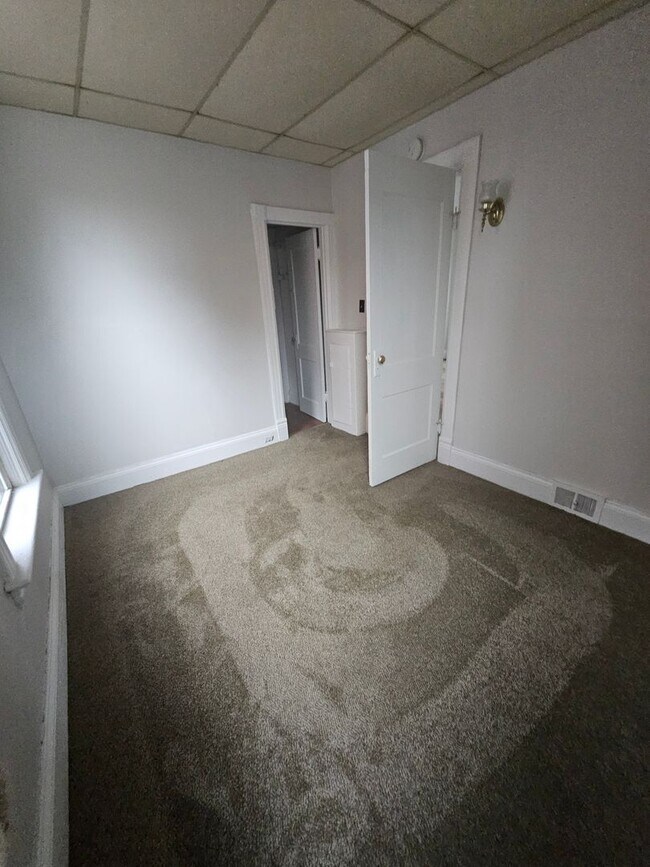 Foto del edificio - Lower 3 bedroom west side