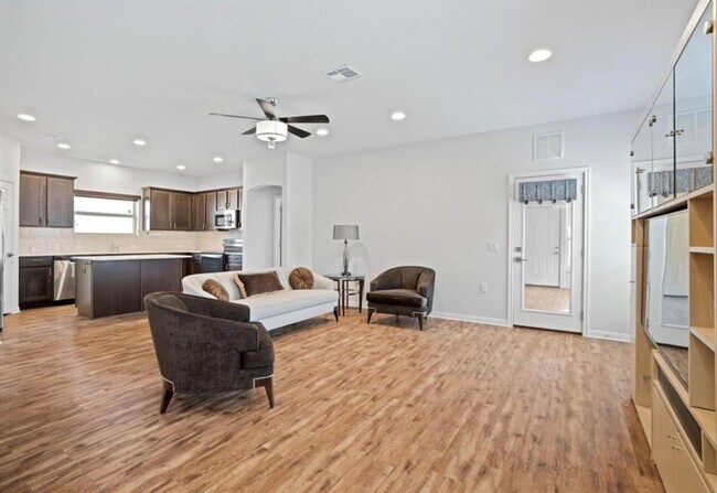 Foto del edificio - 732 Fortrose Ter