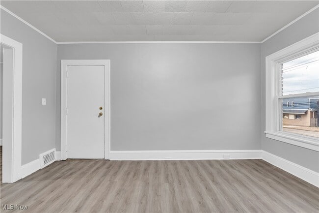 Foto del edificio - 4657 Warner Rd