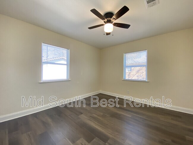 Foto del edificio - 28 Neal Pl