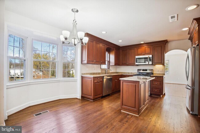 Building Photo - 1302 Altamira Ct