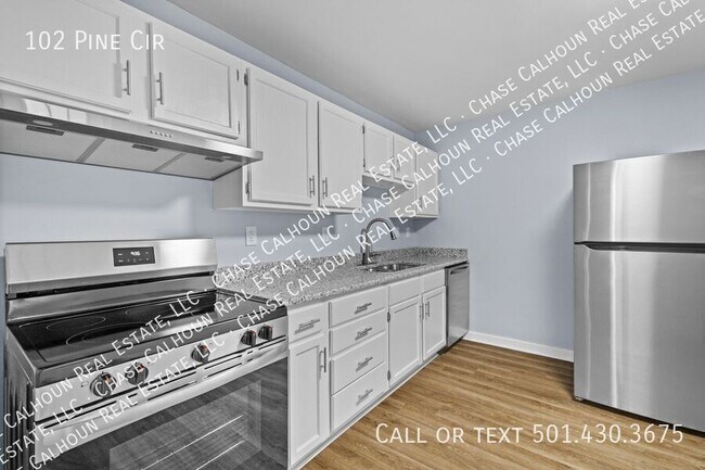 Building Photo - 102 Pine Cir