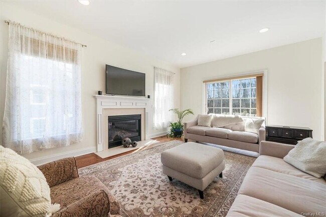 Foto del edificio - 12 Riverton Dr