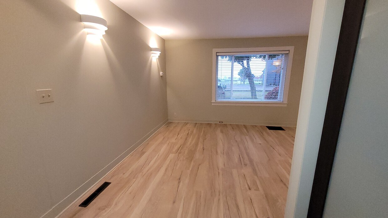 104 W Danaher St Unit Apartment B, Ludington, MI 49431 Apartments in