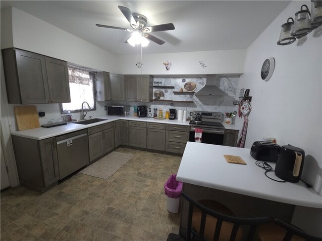 Building Photo - 30 Flanders St