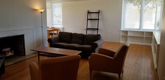 Building Photo - Historical Mare Island Duplex Unit