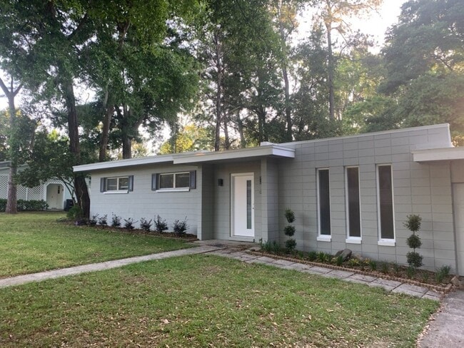 Building Photo - 2221 NW 54th Terrace