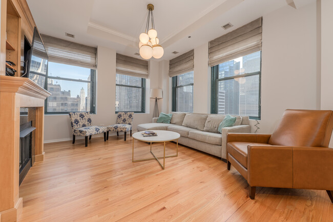 Foto del edificio - 208 W Washington St