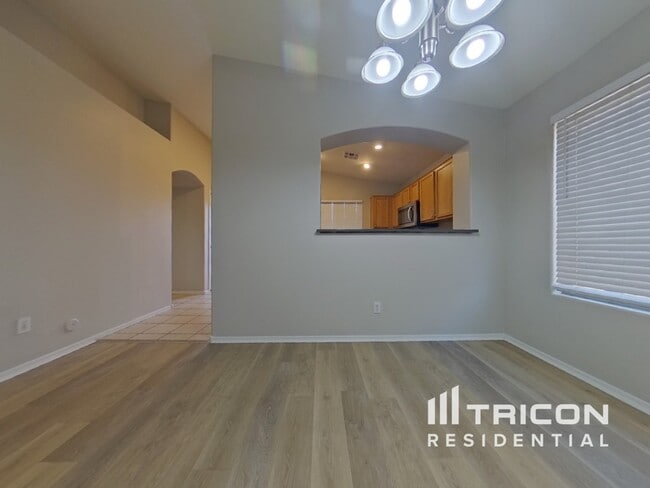 Building Photo - 2809 N 106th Ln