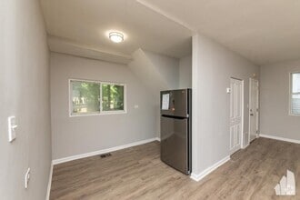 Building Photo - 1022 W Fry St