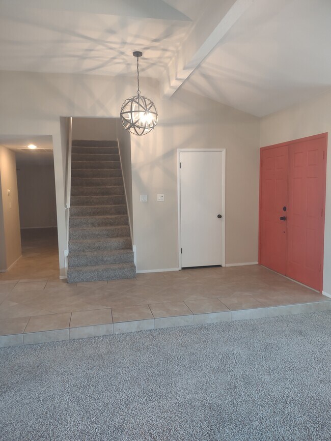 Entry - 322 Esquina Dr
