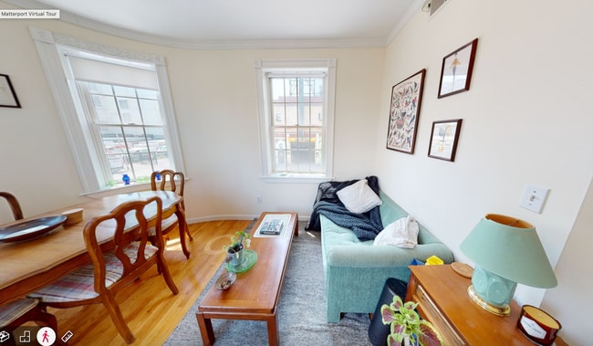 Foto del edificio - 4 Bishop Allen Dr