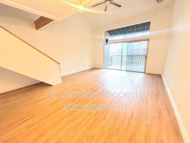 Foto del edificio - 7890 E Spring St