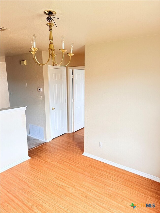 Foto del edificio - 203 W Mary Jane Dr