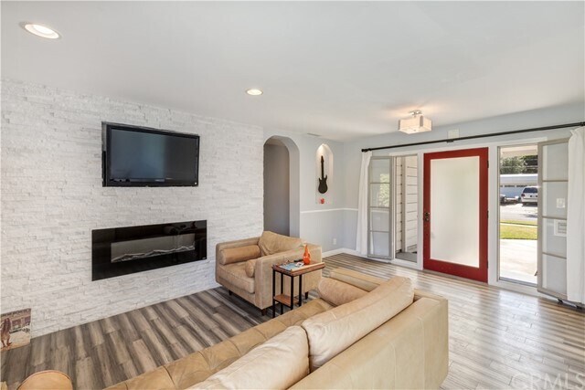 Building Photo - 2108 Kallin Ave