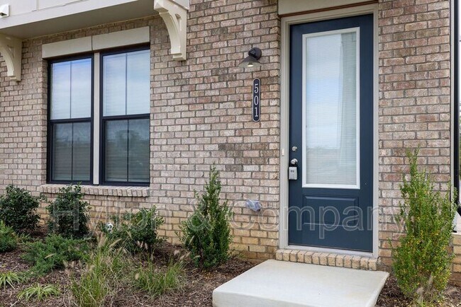 Building Photo - 501 Munson Woods Walk