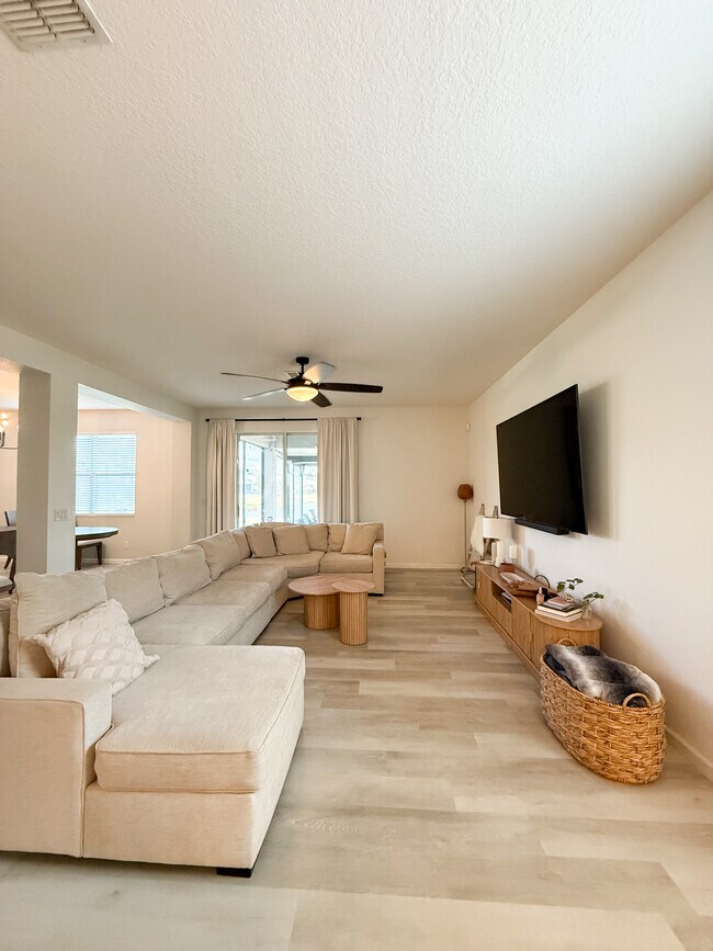 Building Photo - 3258 Stratton Cir