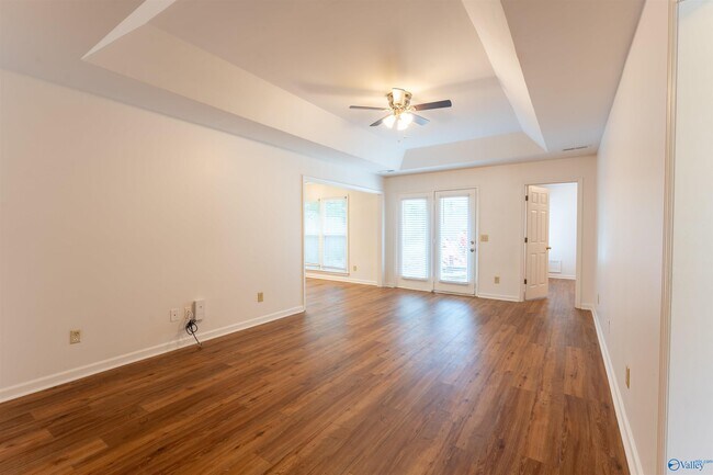 Building Photo - 236 Shadowbrook Ln NE