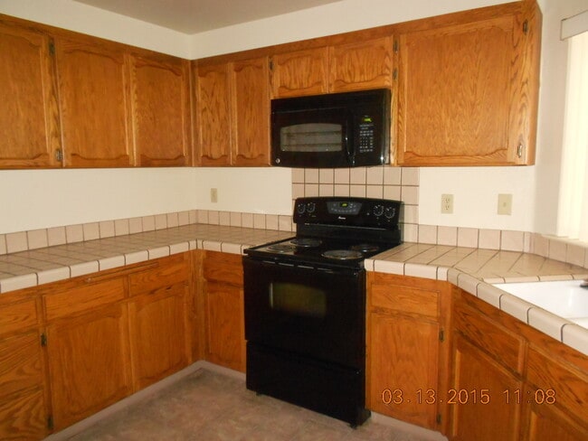 Building Photo - 3 bedroom 2 bath house in Yuba City