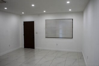 Building Photo - 15741 NW 38th Pl