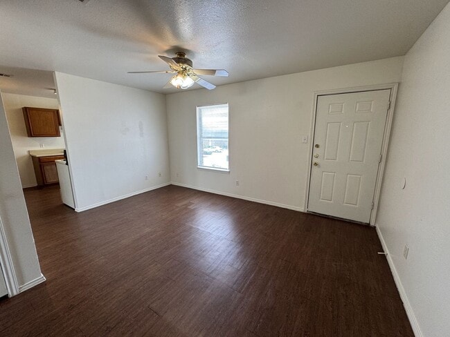 Building Photo - 1109 Horizon Dr