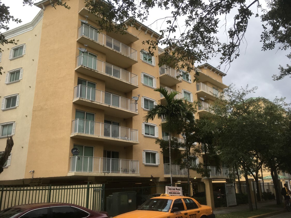 Foto principal - 2475 NW 16th St Rd