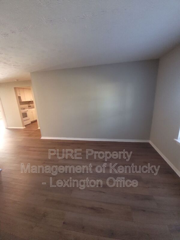 Building Photo - 427 Cardwell Ave